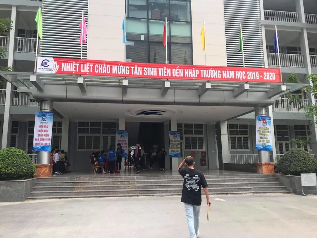 tan sinh vien nhap truong dh dien luc 5